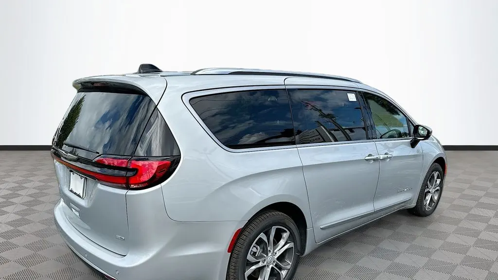 2026 Chrysler Pacifica Pinnacle