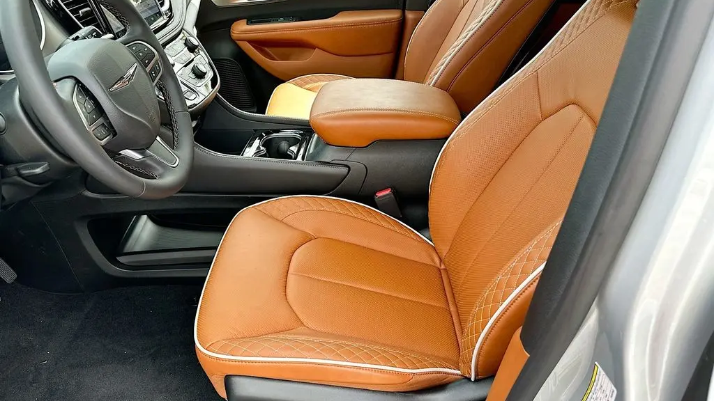 2026 Chrysler Pacifica Pinnacle