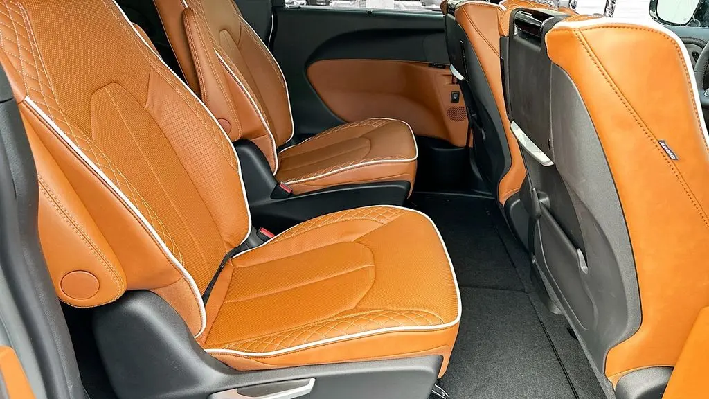 2026 Chrysler Pacifica Pinnacle