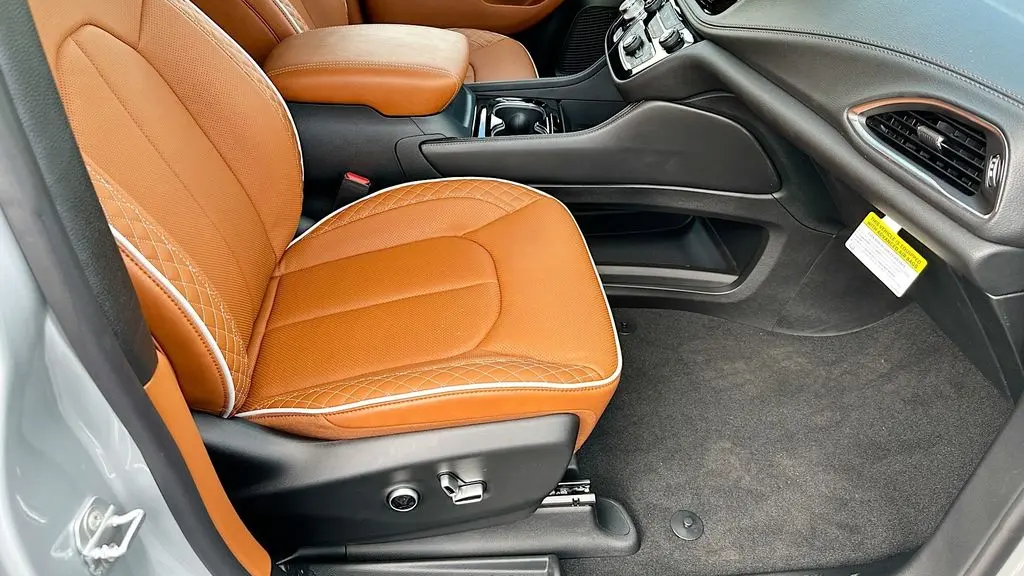 2026 Chrysler Pacifica Pinnacle