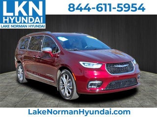 2021 Chrysler Pacifica with Velvet Red Pearlcoat Exterior