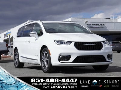 Photo of a 2021 Chrysler Pacifica AWD Pinnacle 4DR Mini-Van for sale