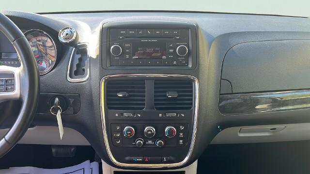2016 Dodge Grand Caravan - $7,953