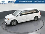 2016 Grand Caravan Thumbnail 32