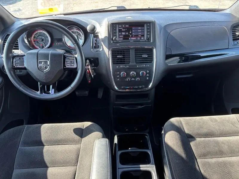 2017 Dodge Grand Caravan - $14,995