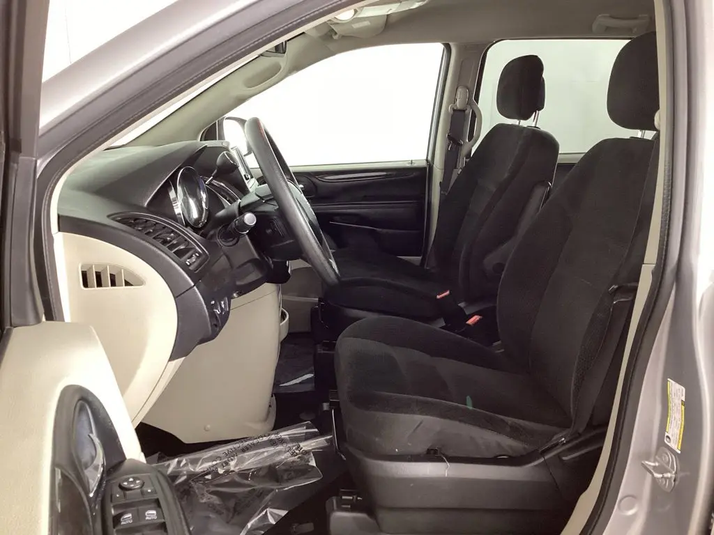2019 Dodge Grand Caravan - $10,084