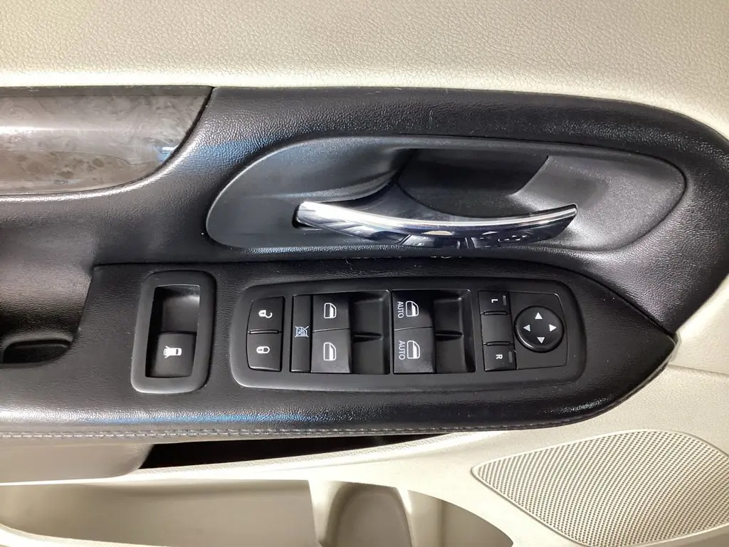 2019 Dodge Grand Caravan - $10,084