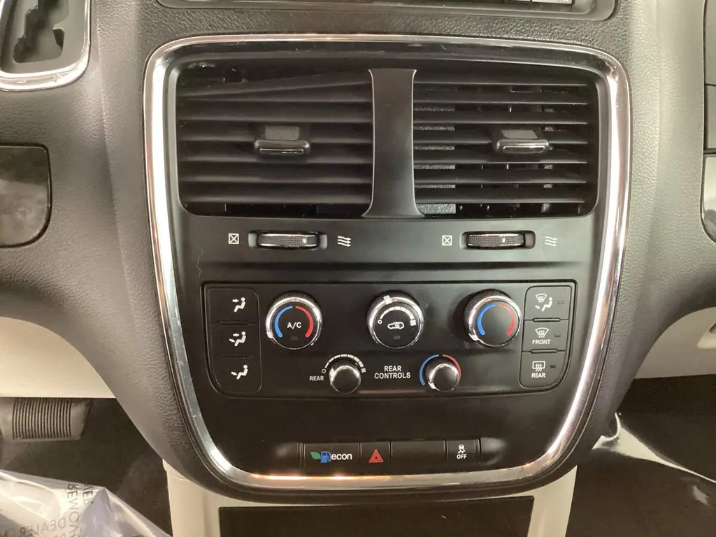 2019 Dodge Grand Caravan - $10,084