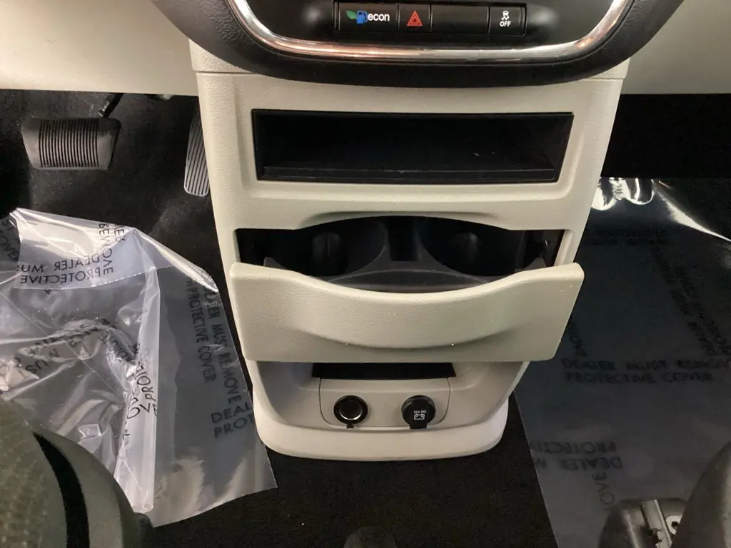2019 Dodge Grand Caravan - $10,084