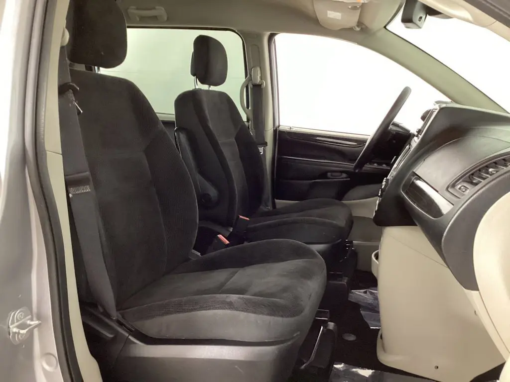2019 Dodge Grand Caravan - $10,084