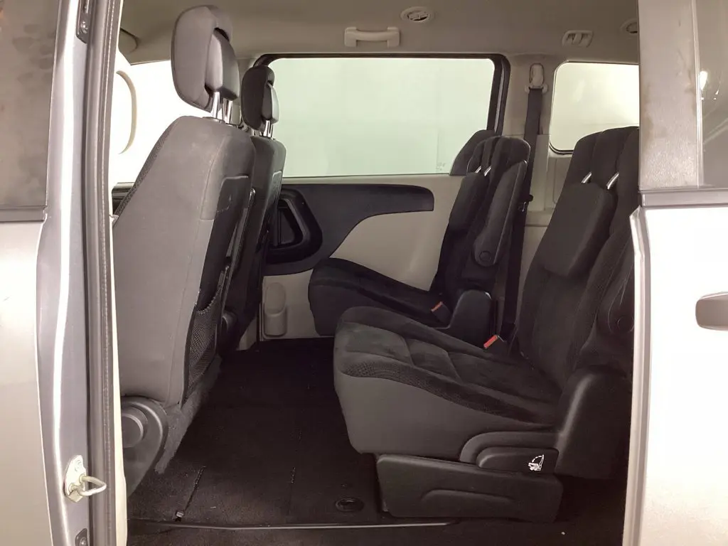 2019 Dodge Grand Caravan - $10,084