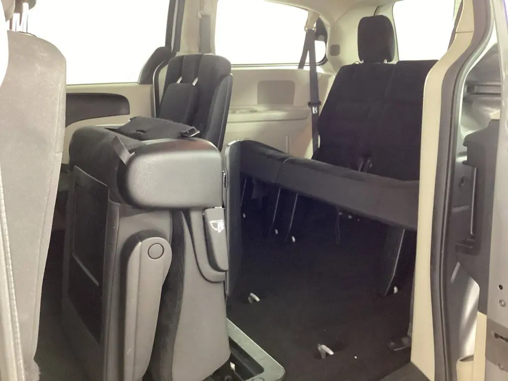 2019 Dodge Grand Caravan - $10,084