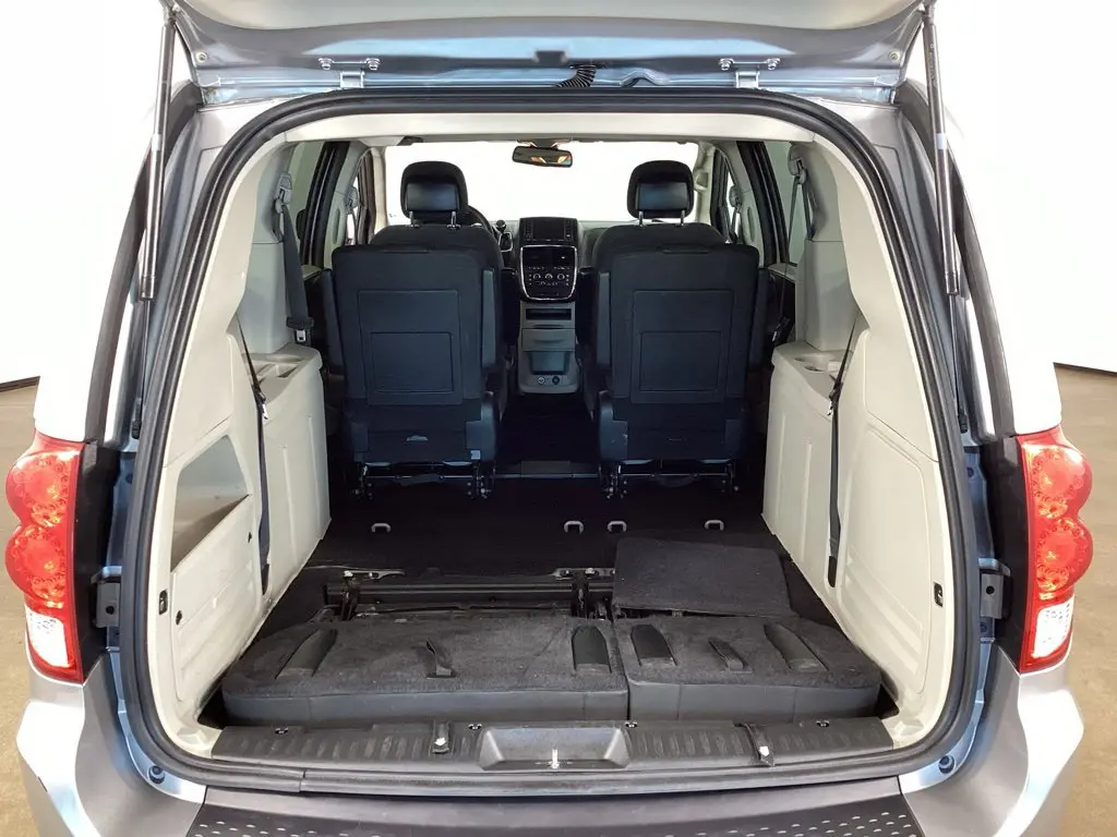 2019 Dodge Grand Caravan - $10,084