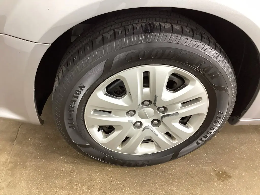 2019 Dodge Grand Caravan - $10,084