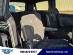 2016 Grand Caravan Thumbnail 19