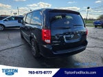 2016 Grand Caravan Thumbnail 28