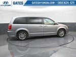 2016 Grand Caravan Thumbnail 3