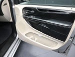 2016 Grand Caravan Thumbnail 30