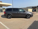 2018 Grand Caravan Thumbnail 16