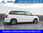 2016 Grand Caravan Thumbnail 3