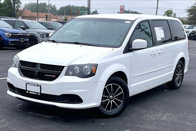2017 Dodge Grand Caravan - $10,501