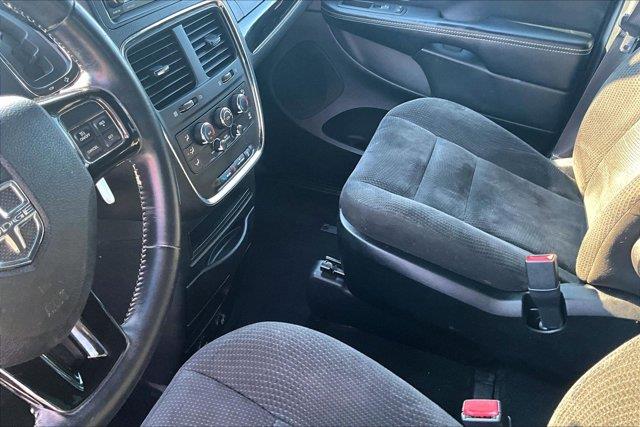 2017 Dodge Grand Caravan - $10,501