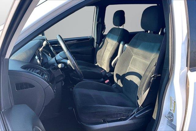 2017 Dodge Grand Caravan - $10,501