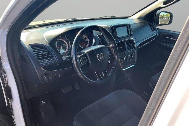 2017 Dodge Grand Caravan - $10,501