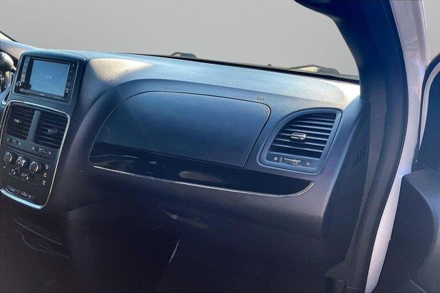 2017 Dodge Grand Caravan - $10,501