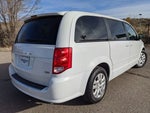 2016 Grand Caravan Thumbnail 3