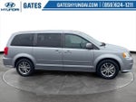 2016 Grand Caravan Thumbnail 3