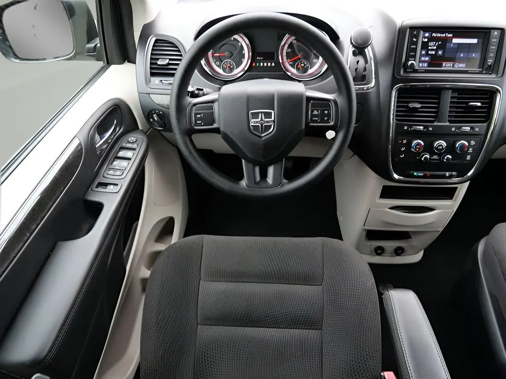 2018 Dodge Grand Caravan - $19,345
