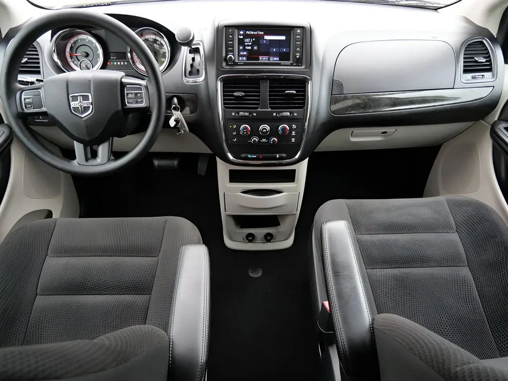 2018 Dodge Grand Caravan - $19,345