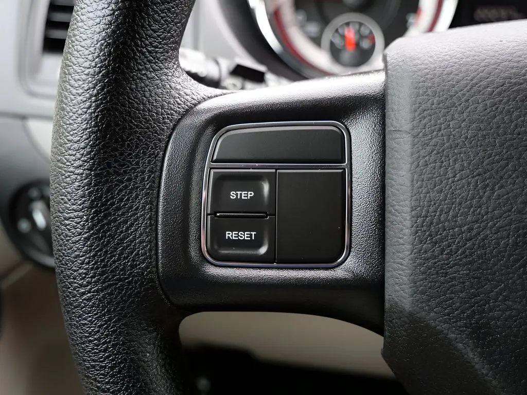 2018 Dodge Grand Caravan - $19,345