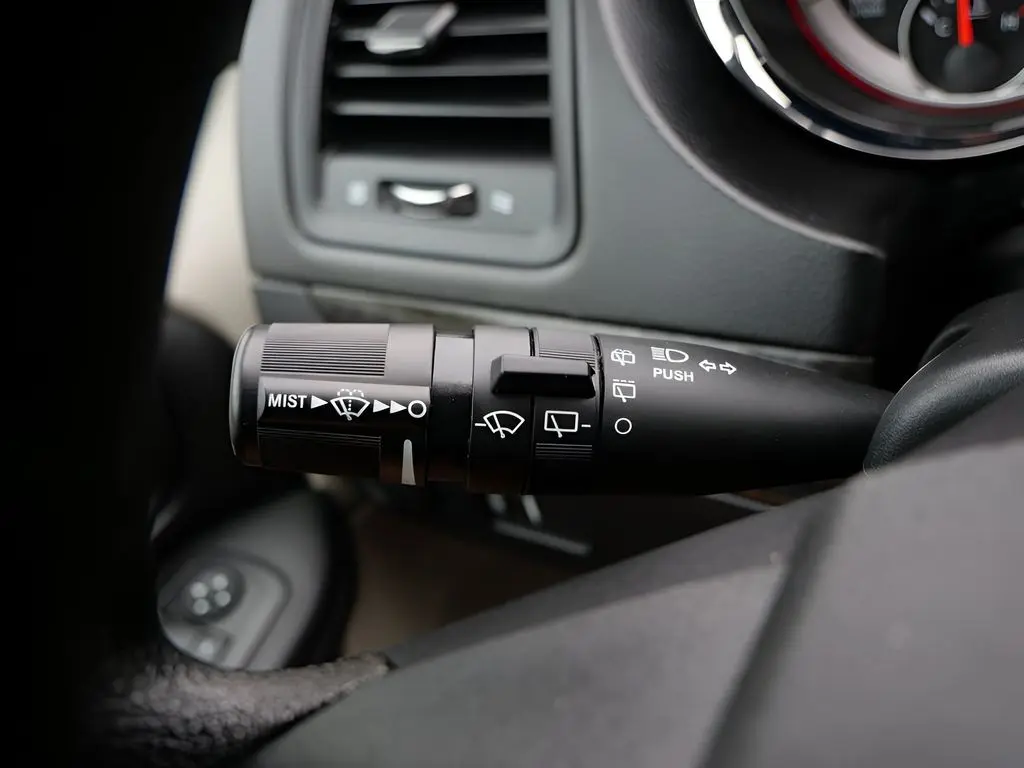 2018 Dodge Grand Caravan - $19,345