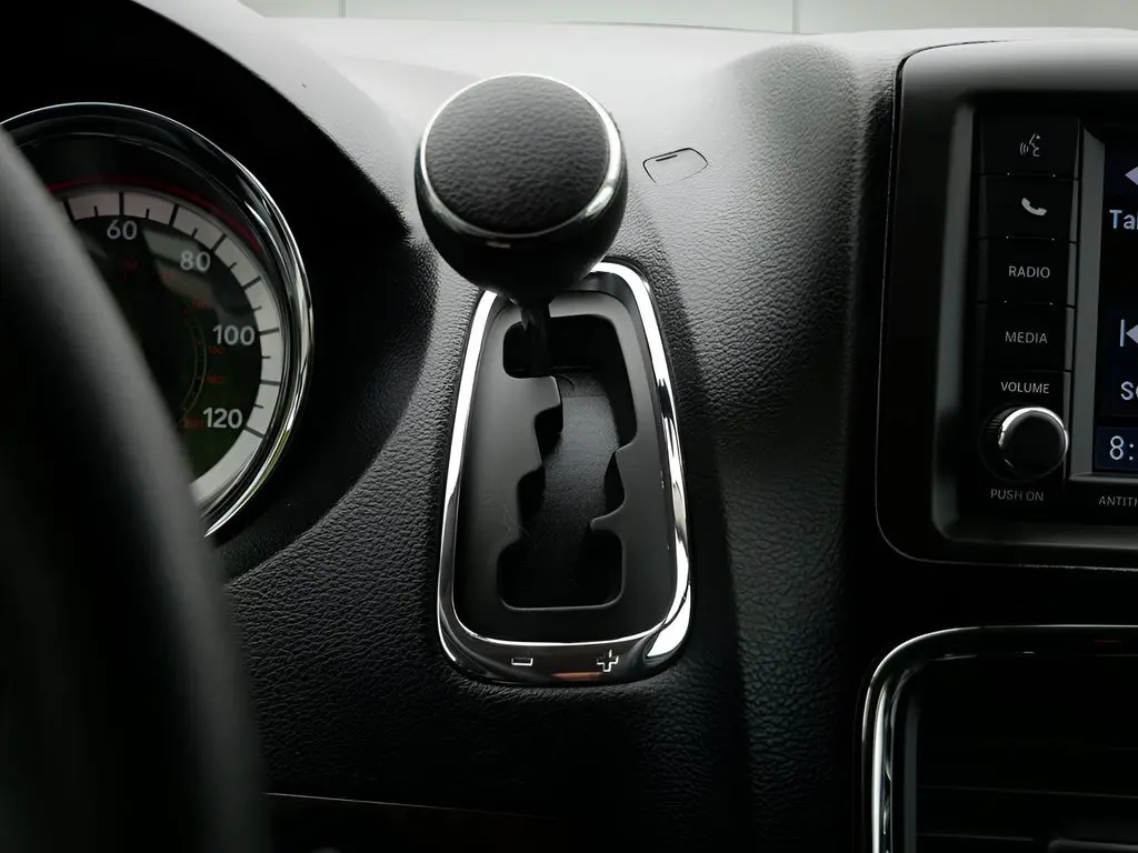 2018 Dodge Grand Caravan - $19,345