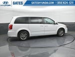 2016 Grand Caravan Thumbnail 3