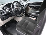 2016 Grand Caravan Thumbnail 9