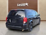 2017 Grand Caravan Thumbnail 4
