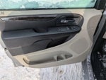 2017 Grand Caravan Thumbnail 6