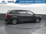 2016 Grand Caravan Thumbnail 3