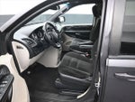 2016 Grand Caravan Thumbnail 9