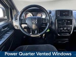2017 Grand Caravan Thumbnail 9