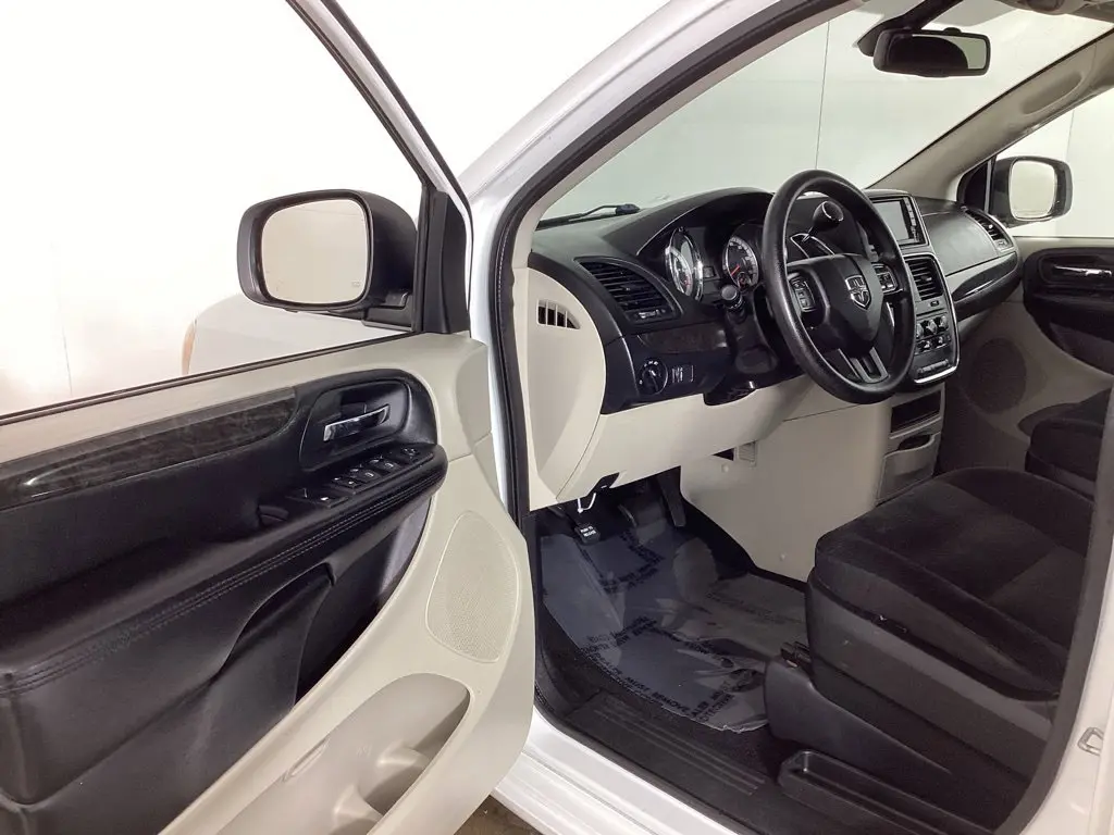2019 Dodge Grand Caravan - $8,667