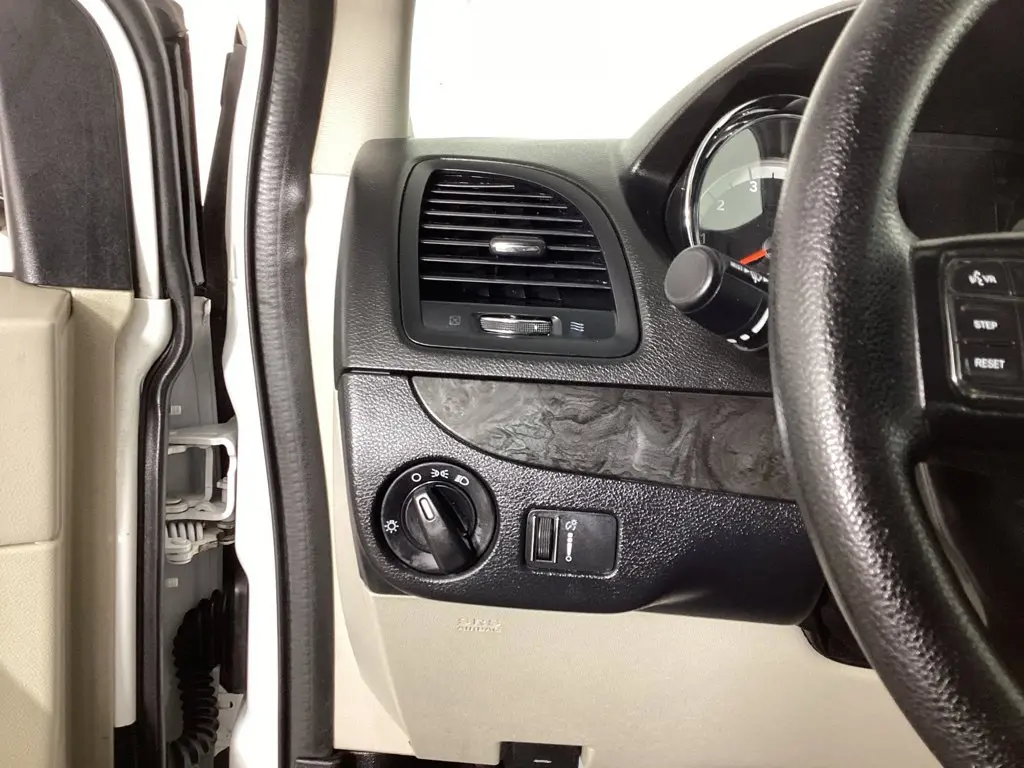 2019 Dodge Grand Caravan - $8,667
