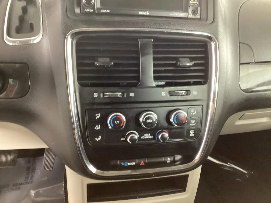 2019 Dodge Grand Caravan - $8,667