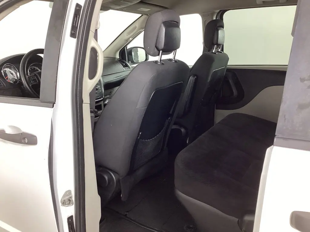 2019 Dodge Grand Caravan - $8,667