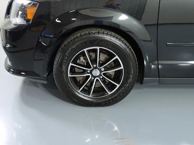2017 Dodge Grand Caravan - $6,995