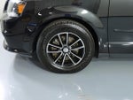 2017 Grand Caravan Thumbnail 9