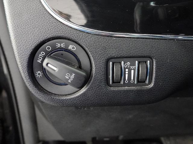 2017 Dodge Grand Caravan - $6,995